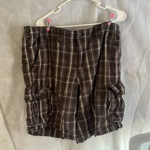 Size 40 Mossimo cargo shorts brown plaid